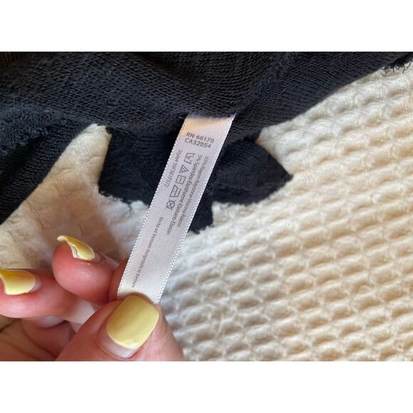 Free People Black Knit Handkerchief Hem Crew Neck 3/4 Sleeve Tee Size XS - Picture 10 of 12